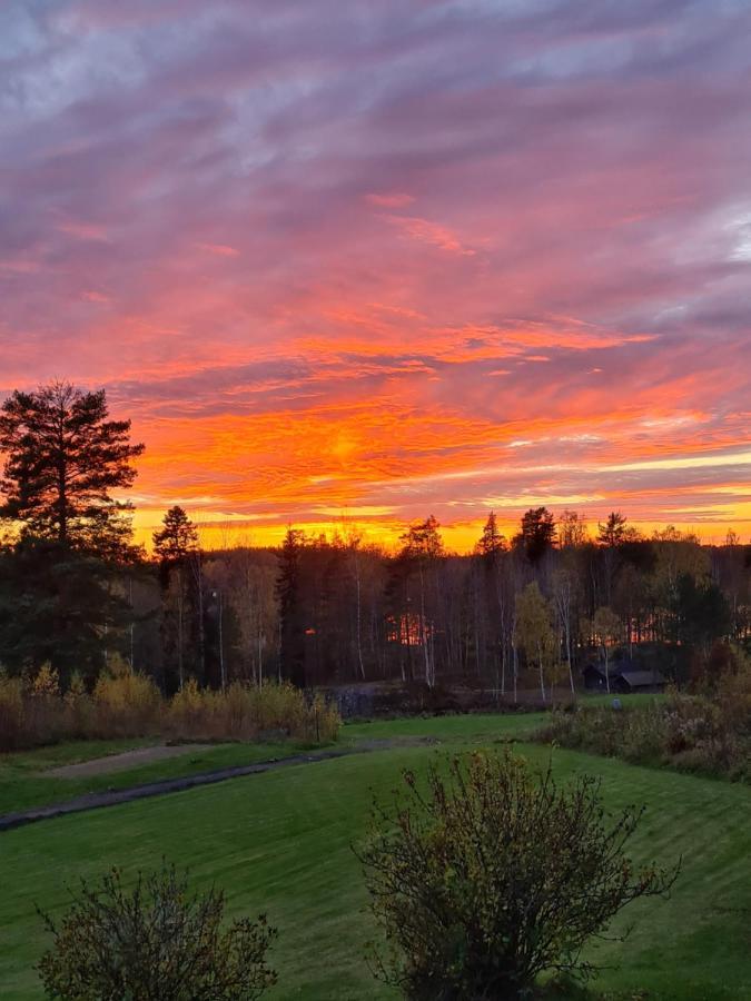 Skogsbrynet B&B, Bredsjoe Nya Herrgard Hallefors  Экстерьер фото