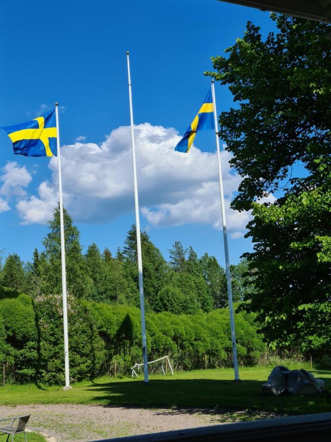 Skogsbrynet B&B, Bredsjoe Nya Herrgard Hallefors  Экстерьер фото
