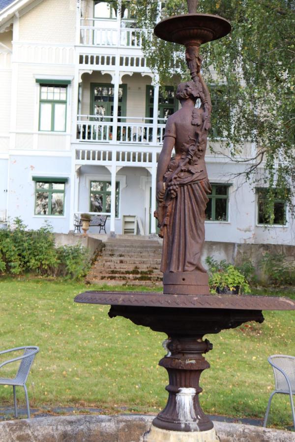 Skogsbrynet B&B, Bredsjoe Nya Herrgard Hallefors  Экстерьер фото